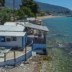 Dolphins View * Σκάλα Καλλιράχης